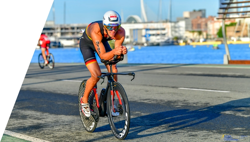 Unser Partner und Triathlet Hendrik Becker Unser Partner und Triathlet Hendrik Becker